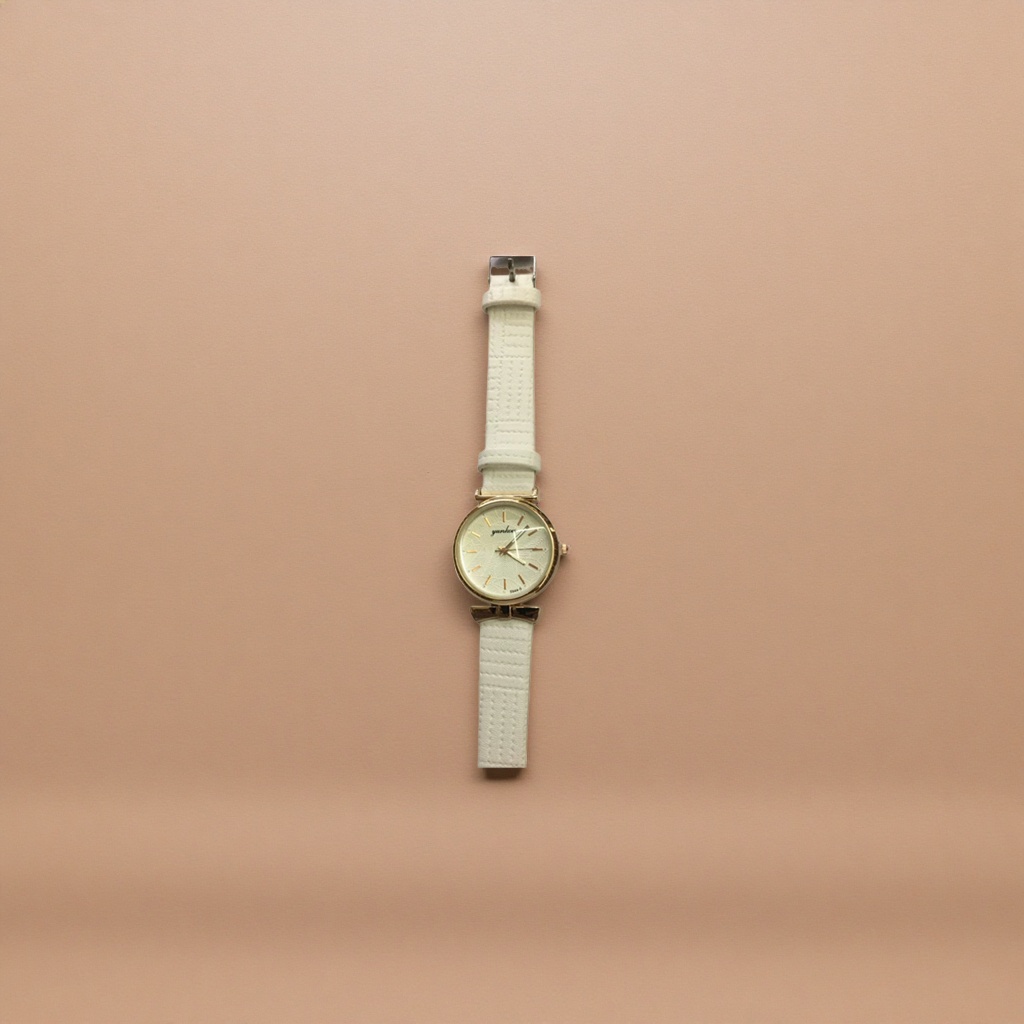 A simple, fashionable and lightweight quartz ladies' watch with a white strap and a golden case Application Scenario