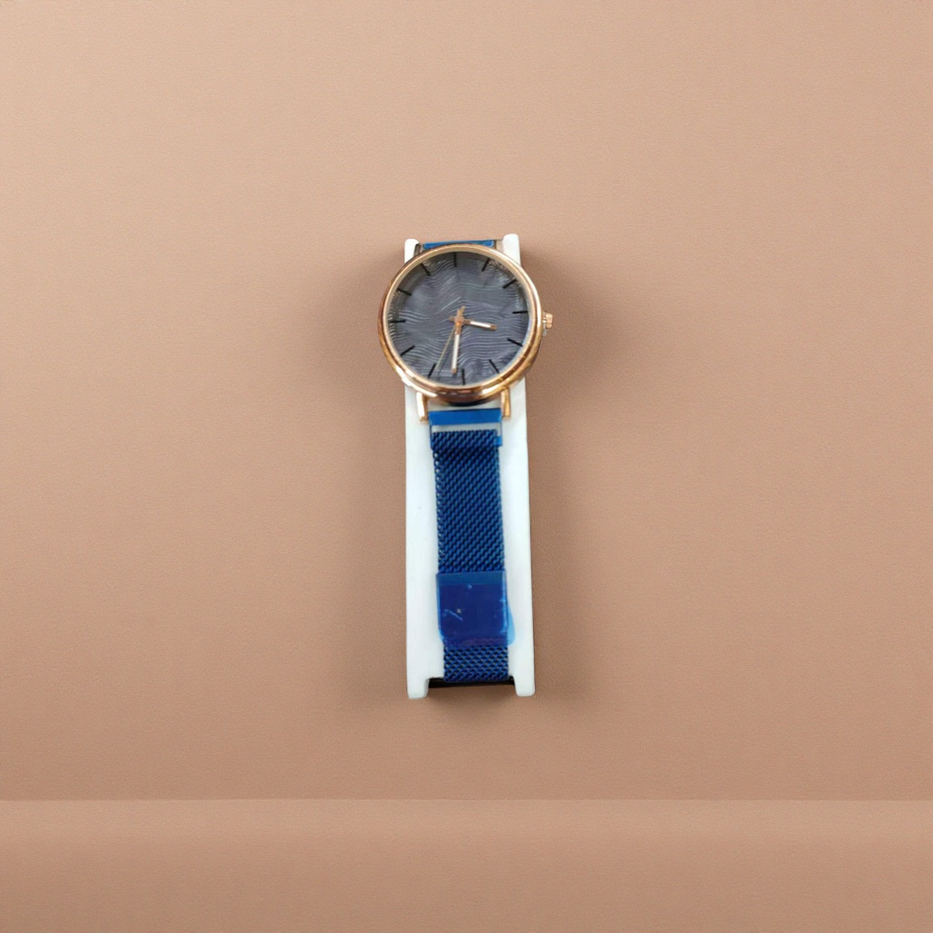 A men's quartz watch with a golden case and a blue strap is simple, fashionable and suitable for business and casual use