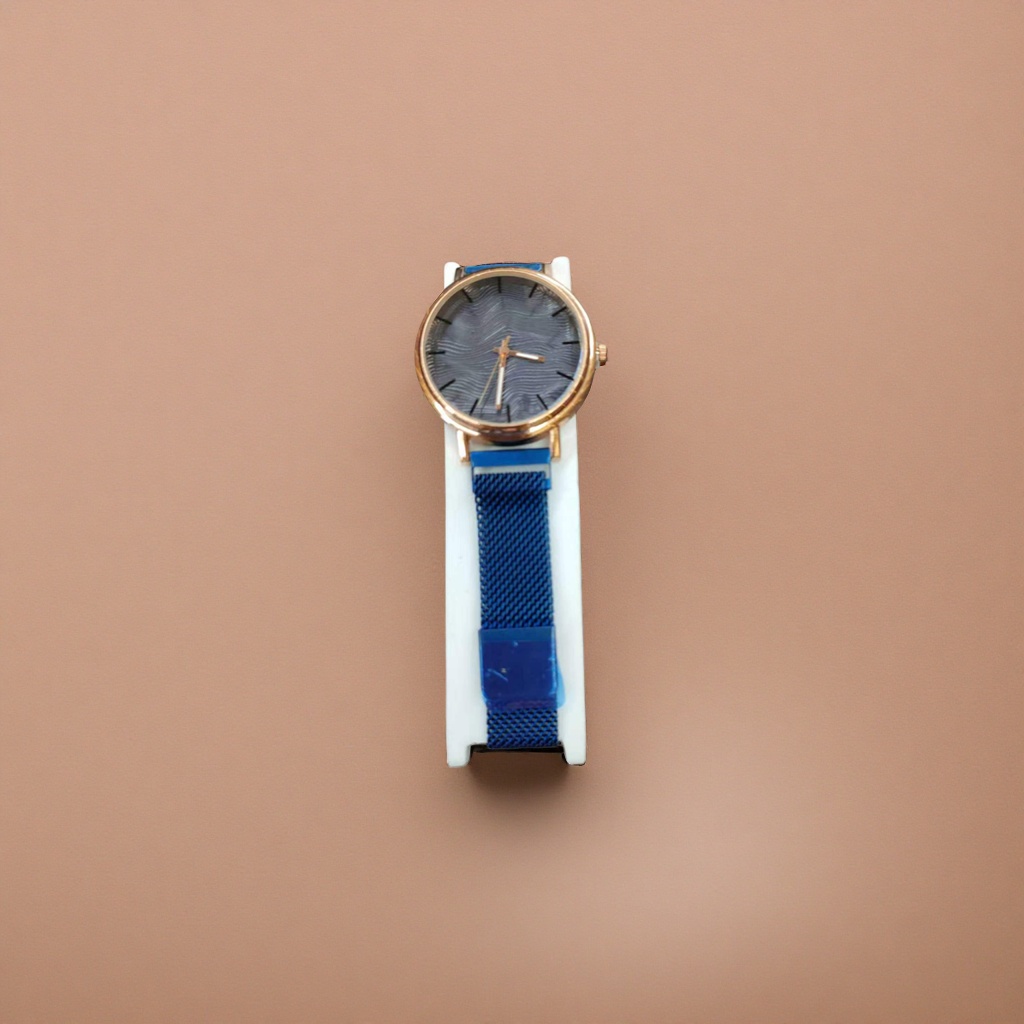 A men's quartz watch with a golden case and a blue strap is simple, fashionable and suitable for business and casual use Specification image