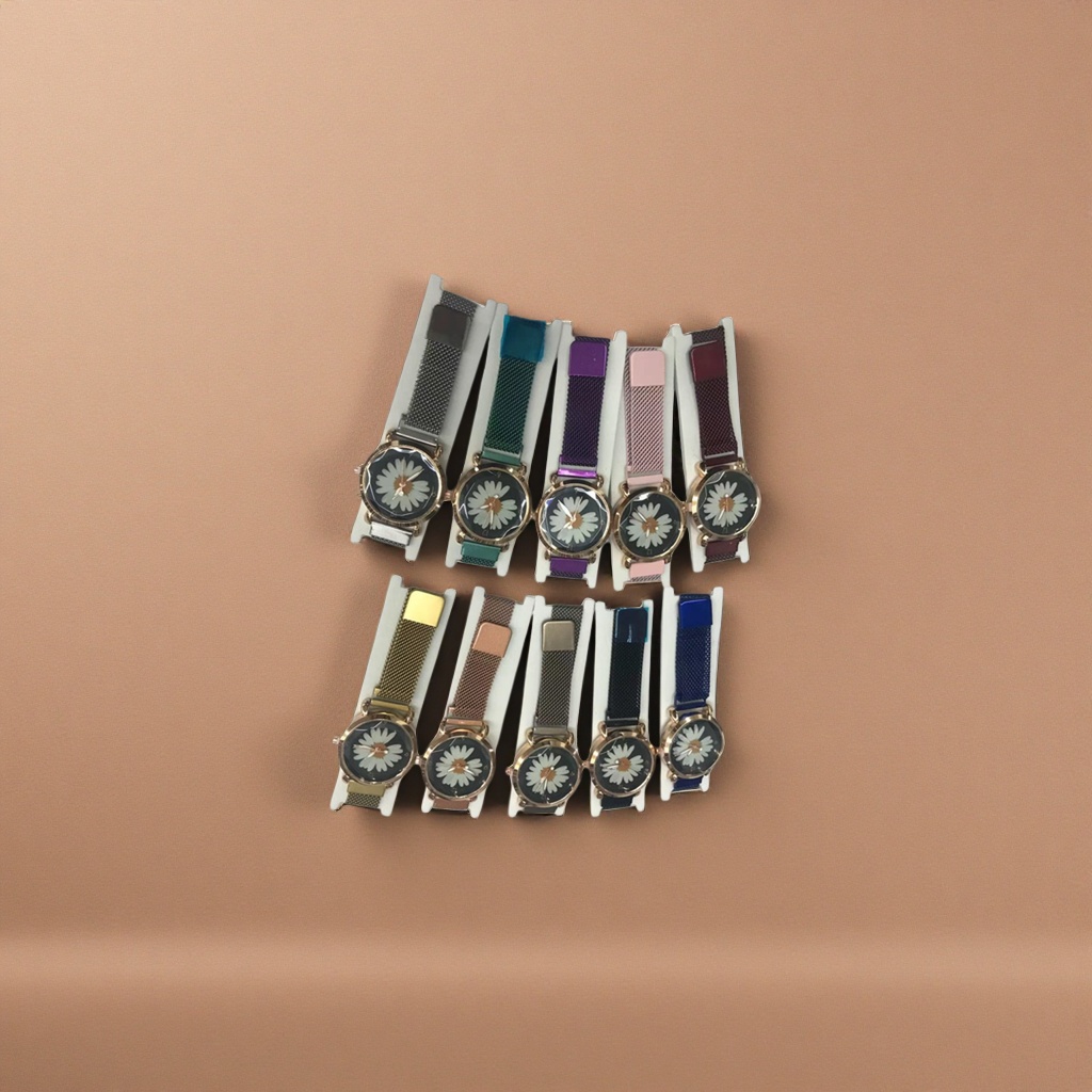 The multi-color flower pattern quartz watch for women is fashionable, simple and versatile