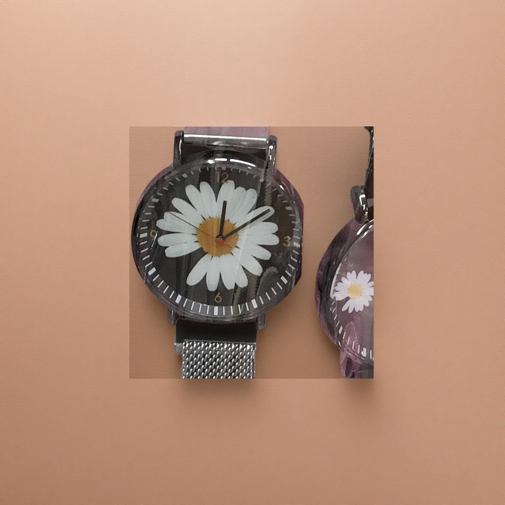 The black dial Daisy pattern ladies' quartz watch is fashionable, simple and versatile