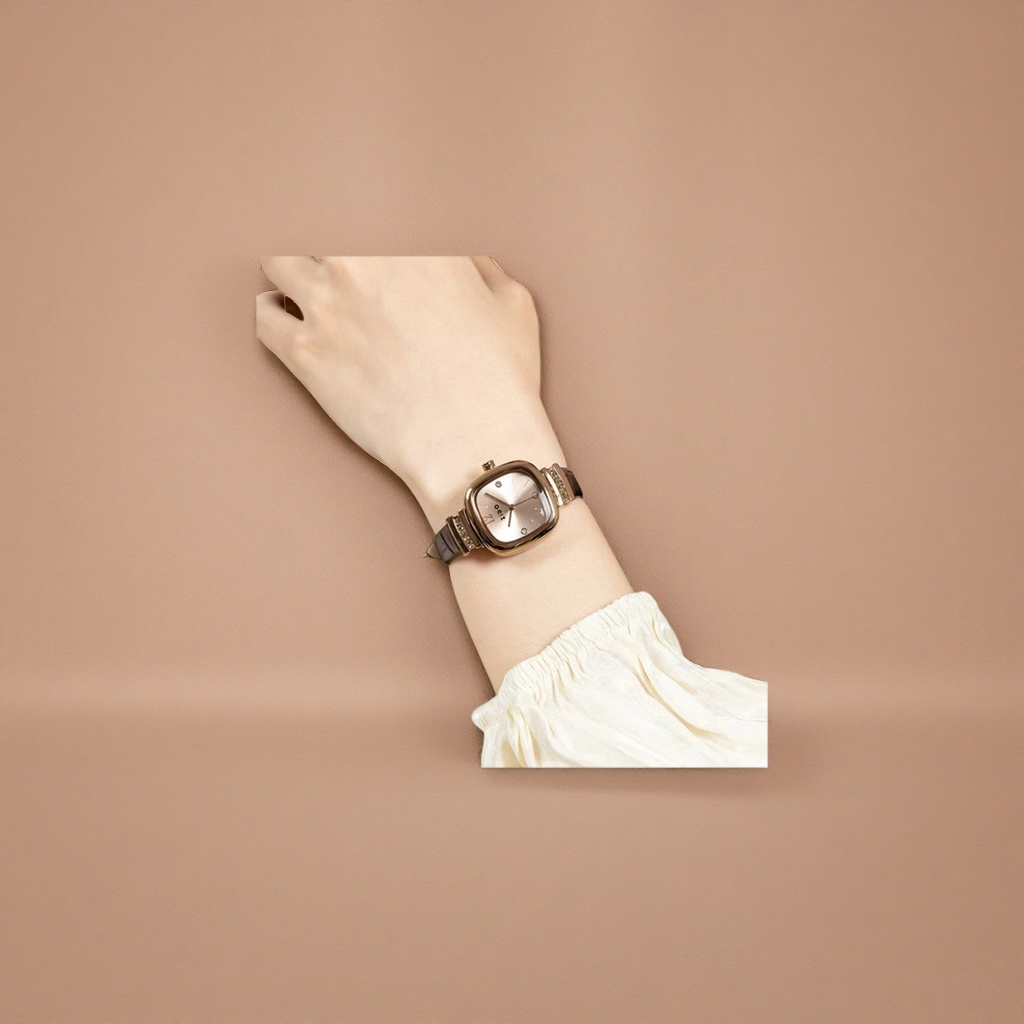The golden square watch is a fashionable and simple wristwatch suitable for both women and men to wear on the wrist Application Scenario