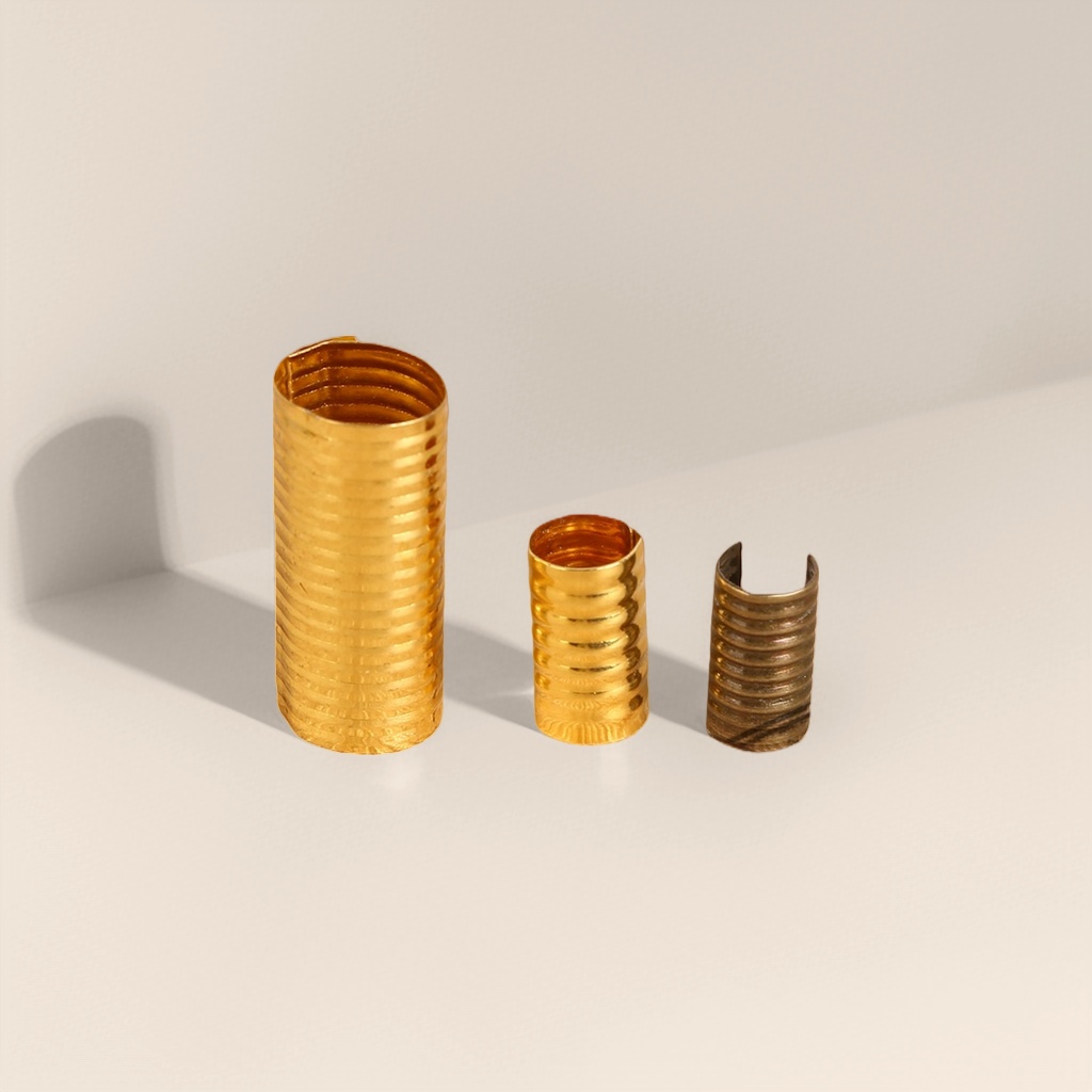 Golden spiral-patterned copper vest buckle, ribbon buckle, flat wire buckle, leather rope buckle Application Scenario