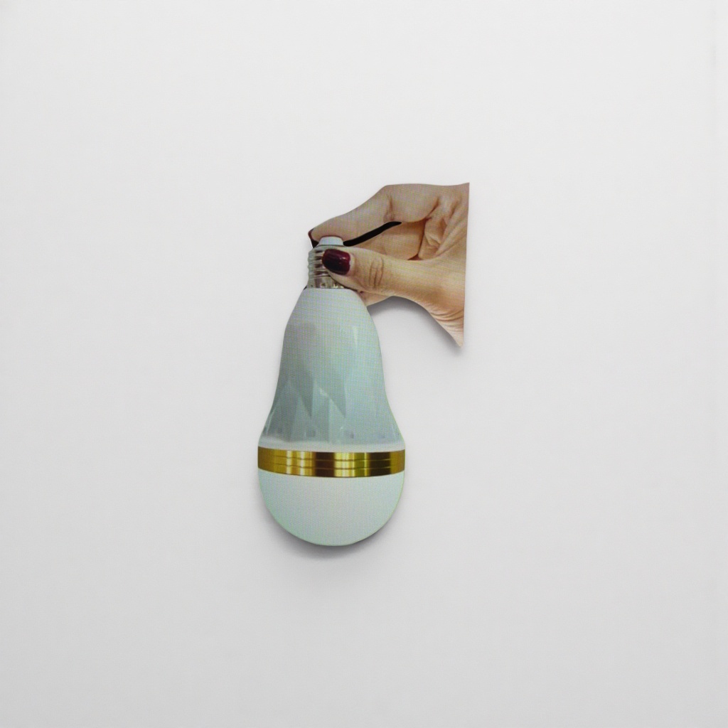 The white light bulb is decorated with a golden ring at the mouth of the bottle Specification image