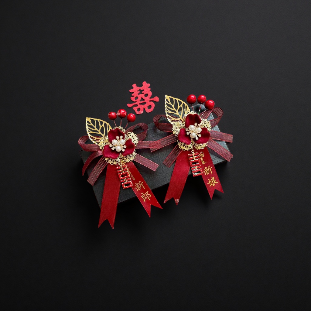 Red wedding brooch, bride and groom pairs, lace, cutout leaves, deep red velvet, pearl crystal, wine red ribbon, double happiness character tag Specification image