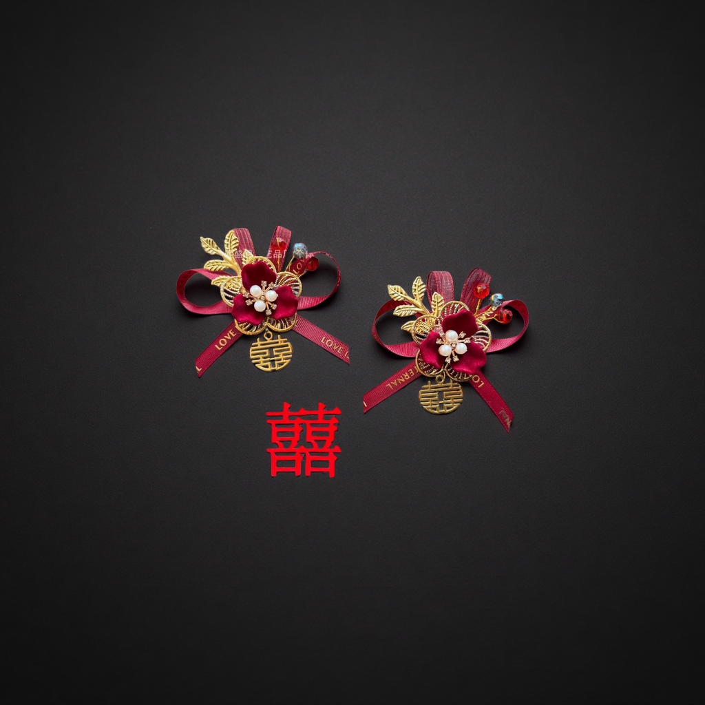 Red "Xi" character brooch, a new Chinese-style wedding bridesmaid accessory with a metallic texture and retro decoration Specification image
