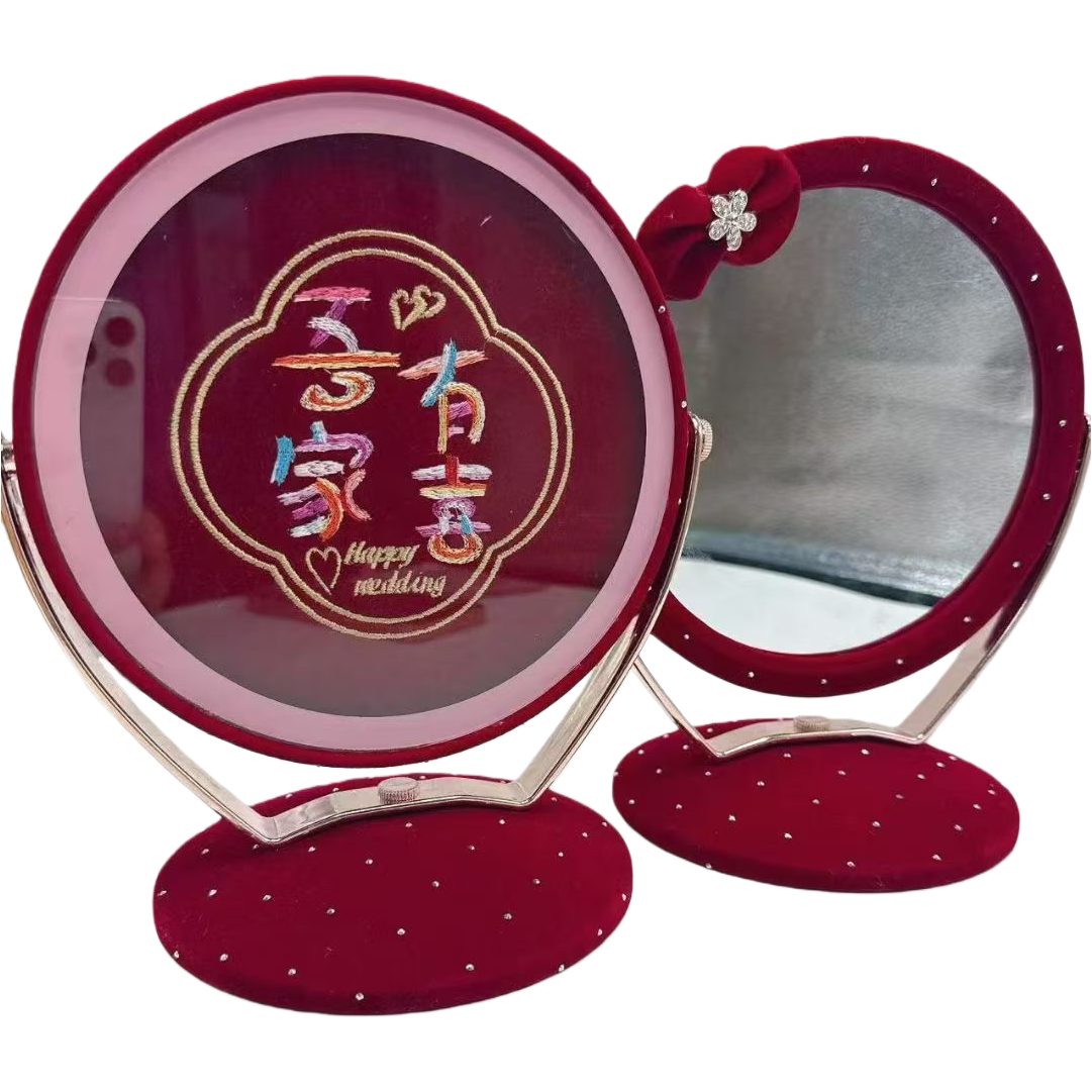 مائة سنة على الجانب الأيسر من المرآة ذات الواجهة الزمردية الحمراء Item Picture