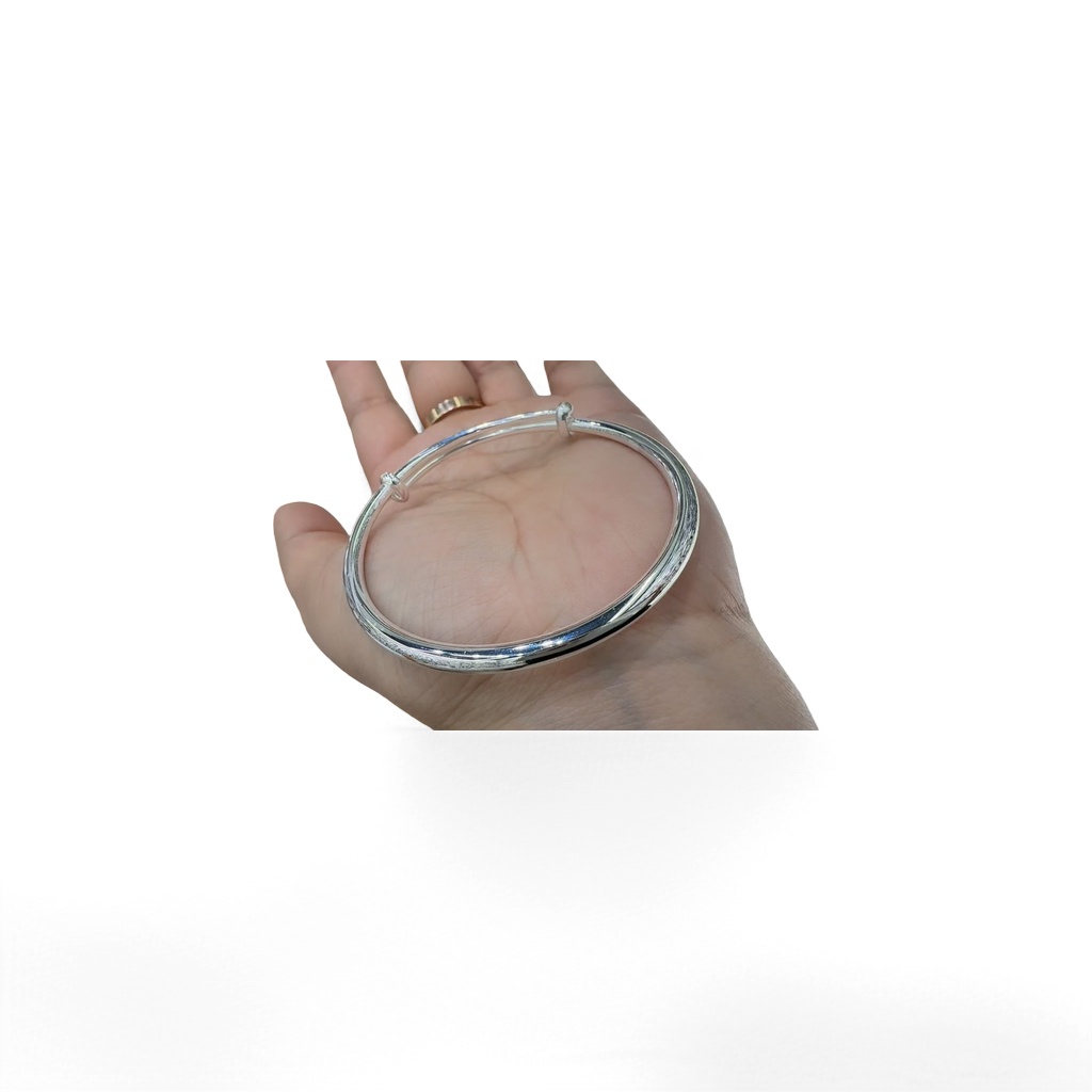 Silver bracelet is a simple and versatile wrist accessory for women Specification image