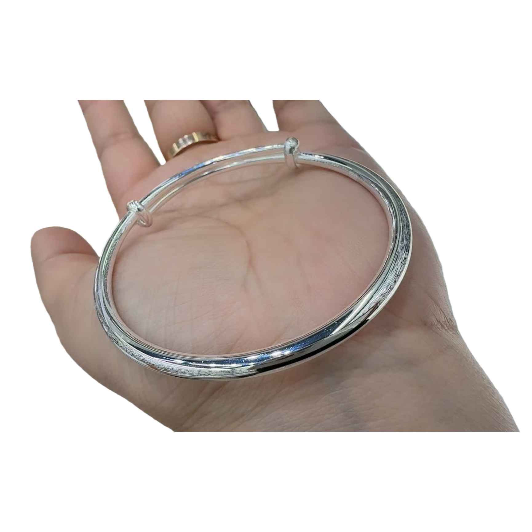 Silver bracelet is a simple and versatile wrist accessory for women Item Picture