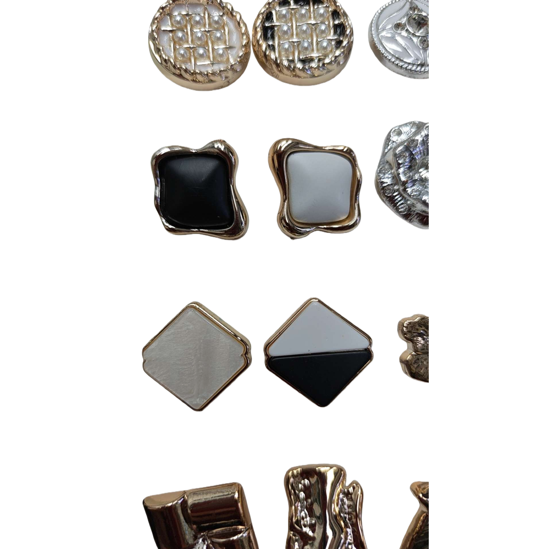 金色边框珍珠装饰黑色白色不规则方形黑白拼色菱形纽扣白底实物图