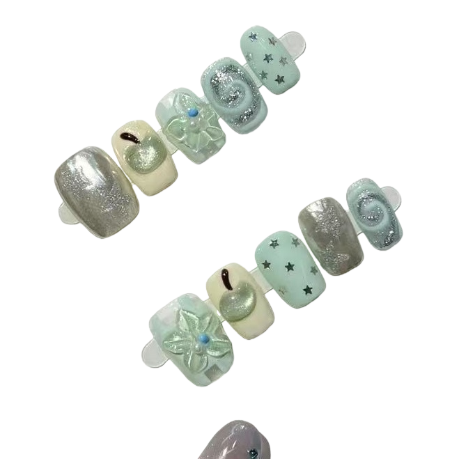 浅绿色系美甲贴片组合白底实物图