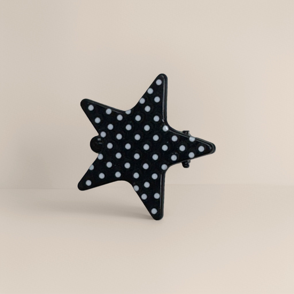 Black polka dot five-pointed star brooch, a fashionable and retro metal accessory for women's outfits