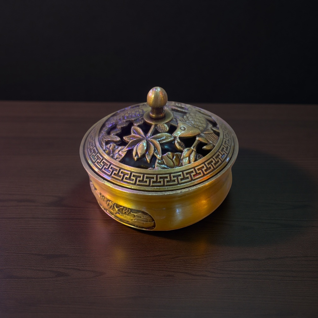 Golden copper incense burner, a Chinese-style decorative item for the living room and bedroom, and a copper handicraft Specification image