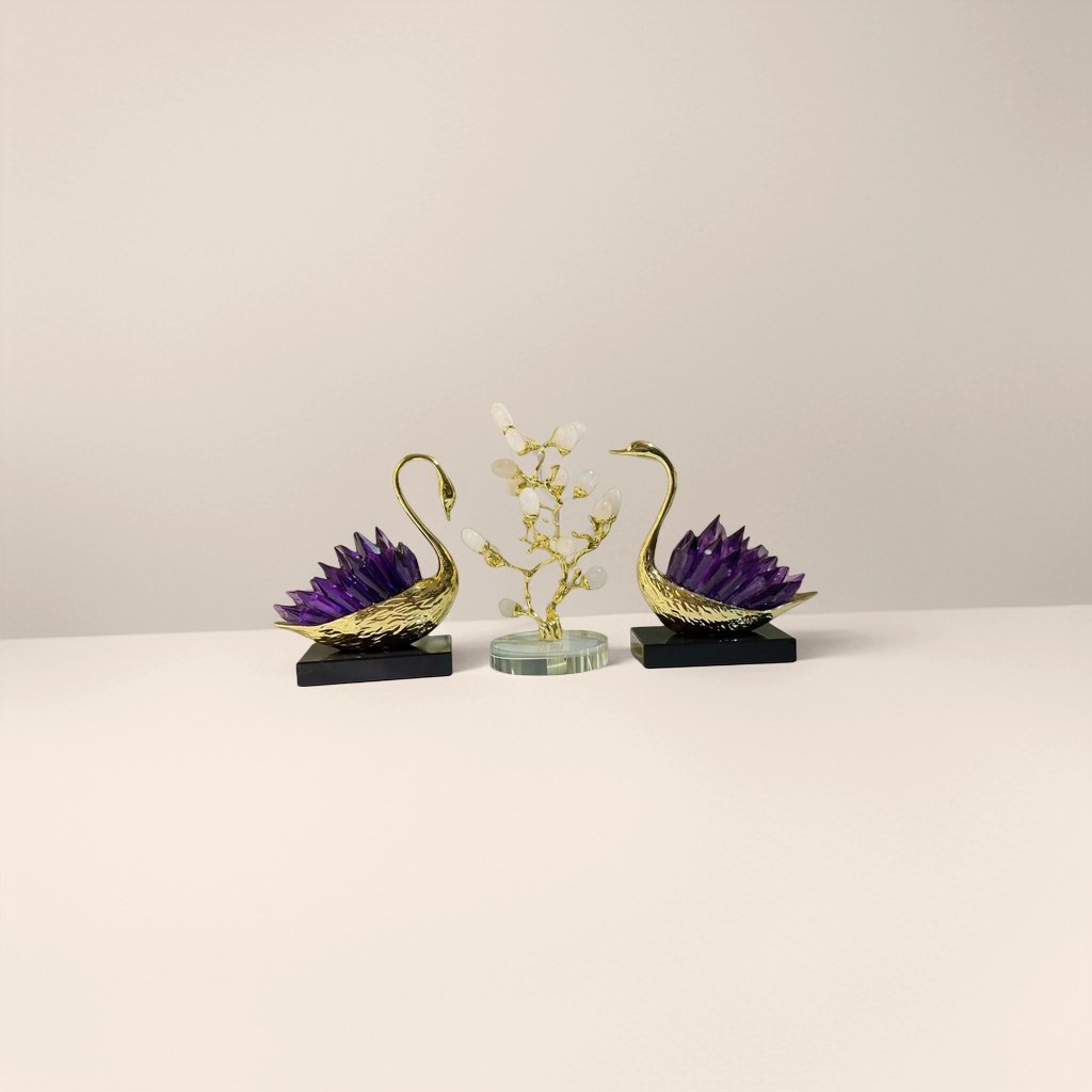 A golden swan figurine with amethyst wing-shaped crystal branch decoration Specification image