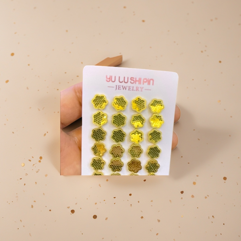 白色卡片配金色花朵形饰品 时尚简约装饰卡