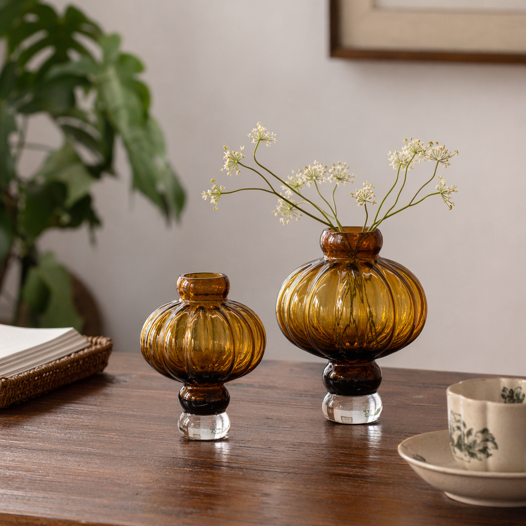琥珀色灯笼造型玻璃花瓶 家居装饰客厅餐桌摆件 details Picture