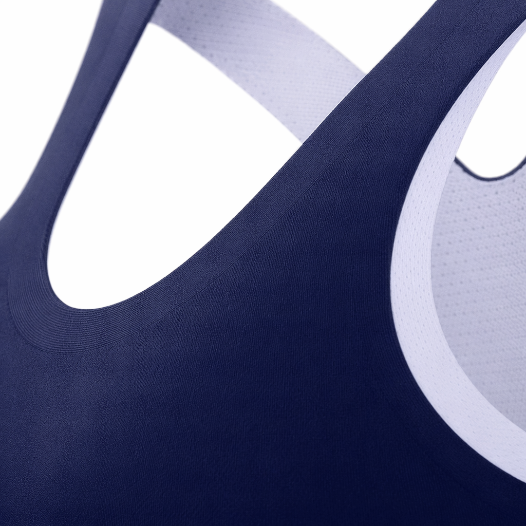 Deep blue seamless BRA with wide shoulder strap design, this sports bra gently supports the chest and has a cloud-like color contrast effect Application Scenario