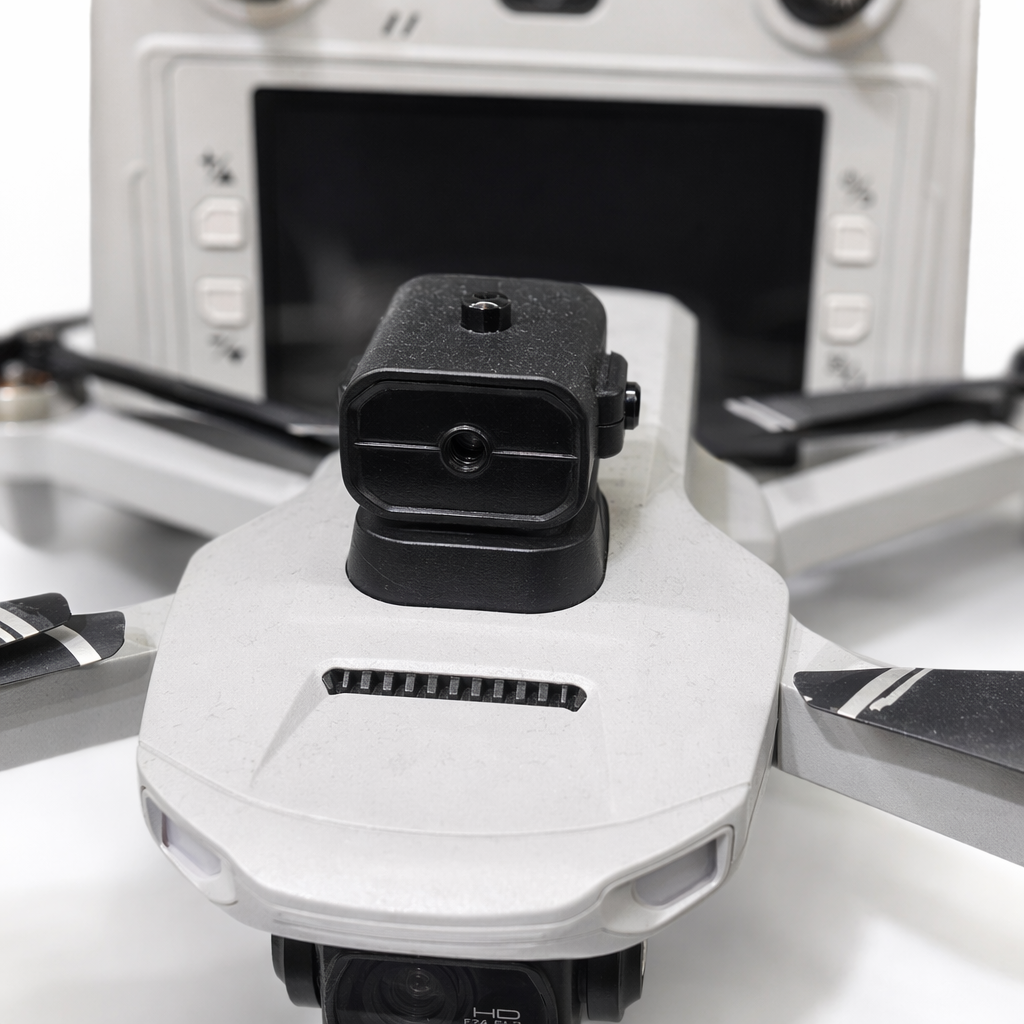 The white drone features a lightweight design and is a dual-purpose indoor and outdoor remote-controlled aerial photography device Application Scenario
