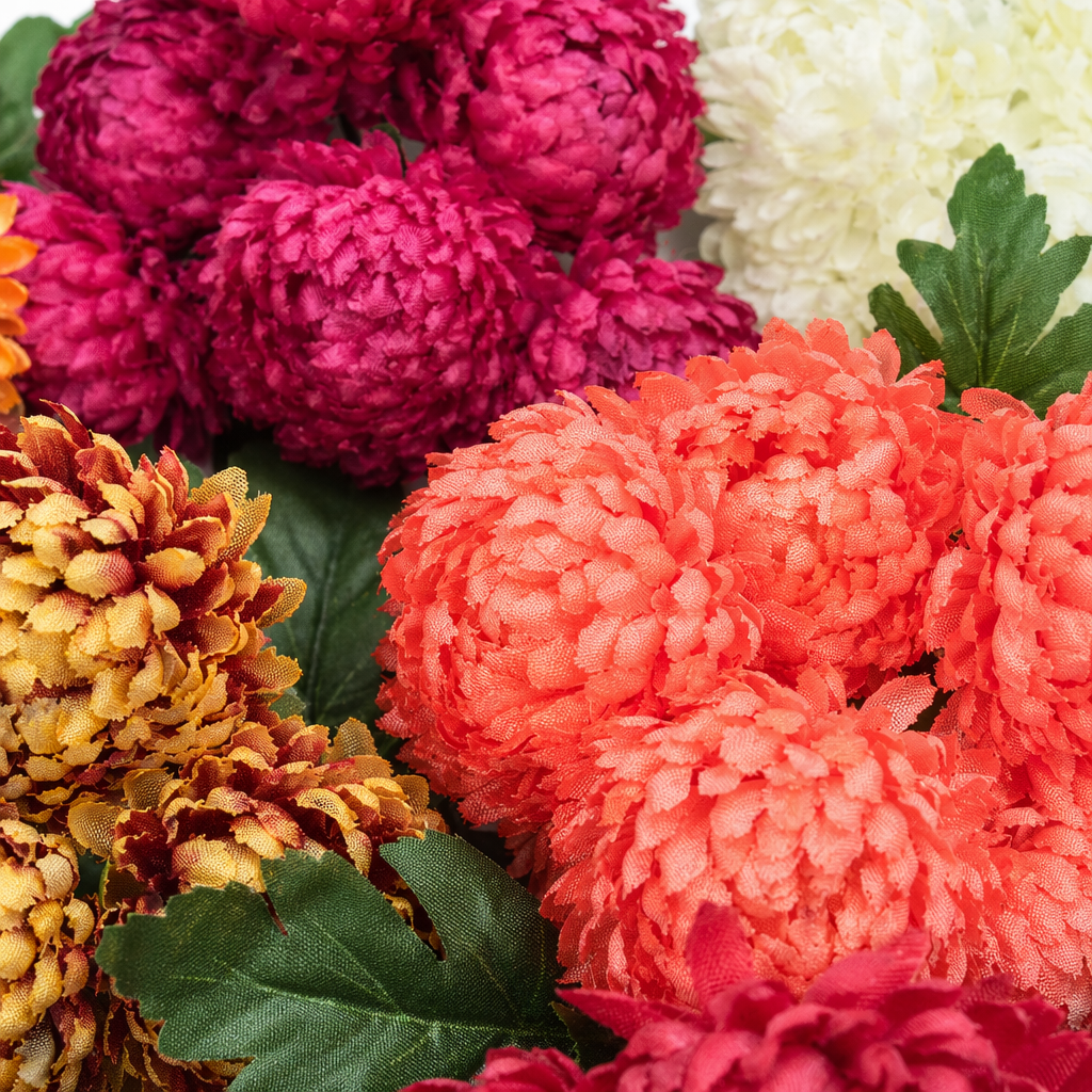 Colorful simulated chrysanthemum bouquets for home decoration and flower arrangement in the living room and bedroom Application Scenario