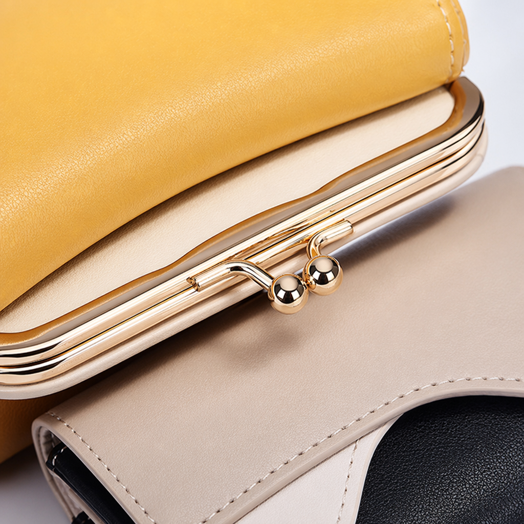 Beige and black combination wallet, yellow and brown combination women's fashionable two-color clutch bag Application Scenario
