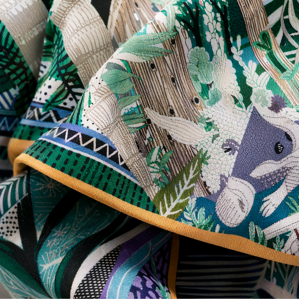 The colorful printed silk scarf is a light, breathable, fashionable and versatile thin silk scarf for women in spring and summer Application Scenario