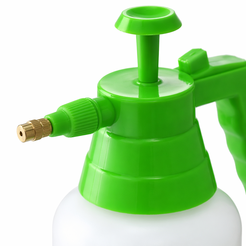 Green sprayer, manual pressurized garden sprayer, agricultural household spraying tool Application Scenario