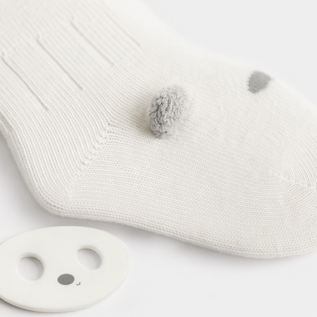 Pure Cotton White Socks For Both Men And Women, Breathable And Sweat-Absorbing Mid-Calf Socks Application Scenario