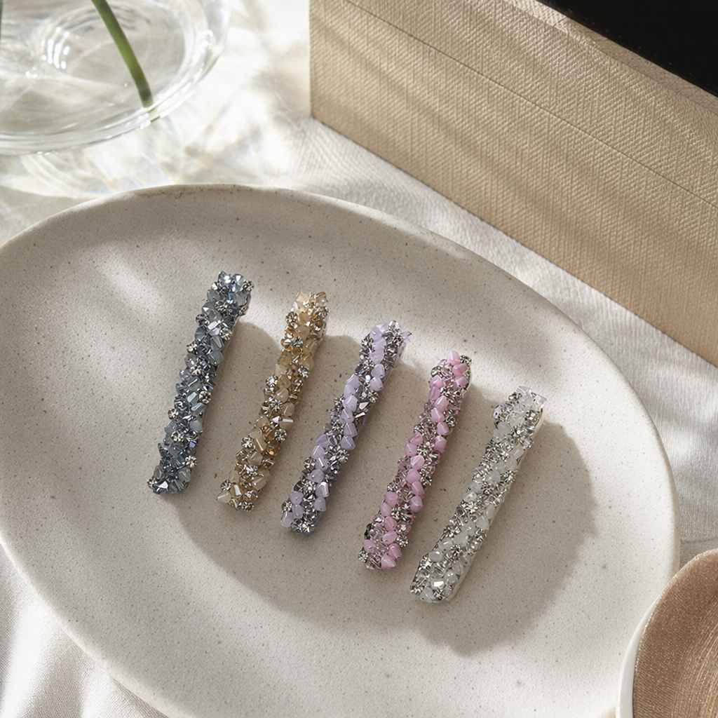 Five sets of dazzling and exquisite women's headwear with diamond-encrusted crystal hairpins details Picture