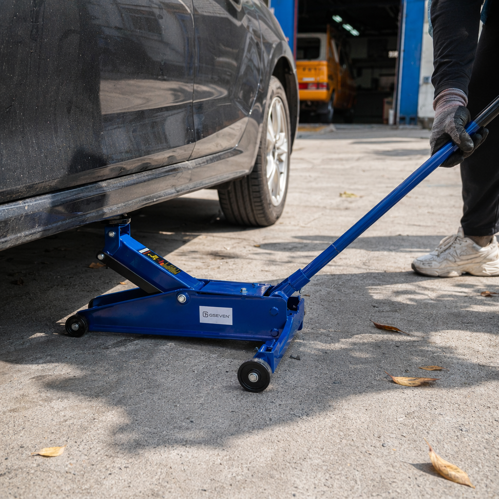 Blue hydraulic jack, 3-ton manual horizontal lift, specially designed for car maintenance details Picture