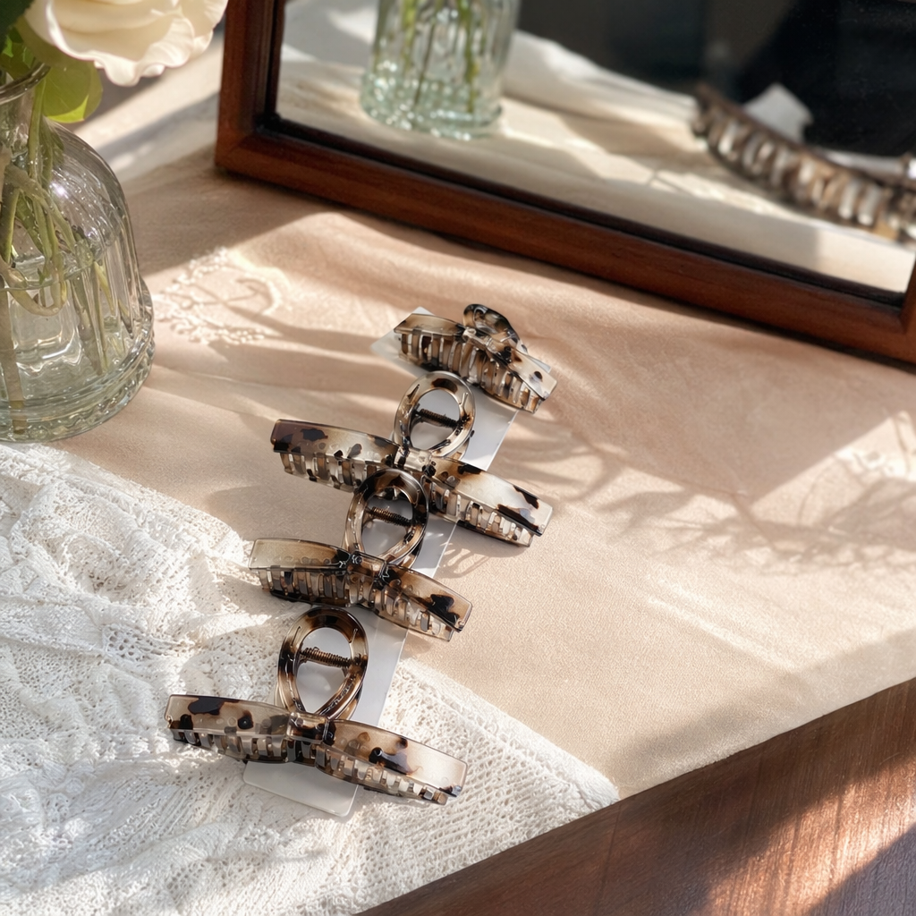 Tortoiseshell pattern hair clips, fashionable and retro ladies' headwear, simple and versatile hair accessories details Picture
