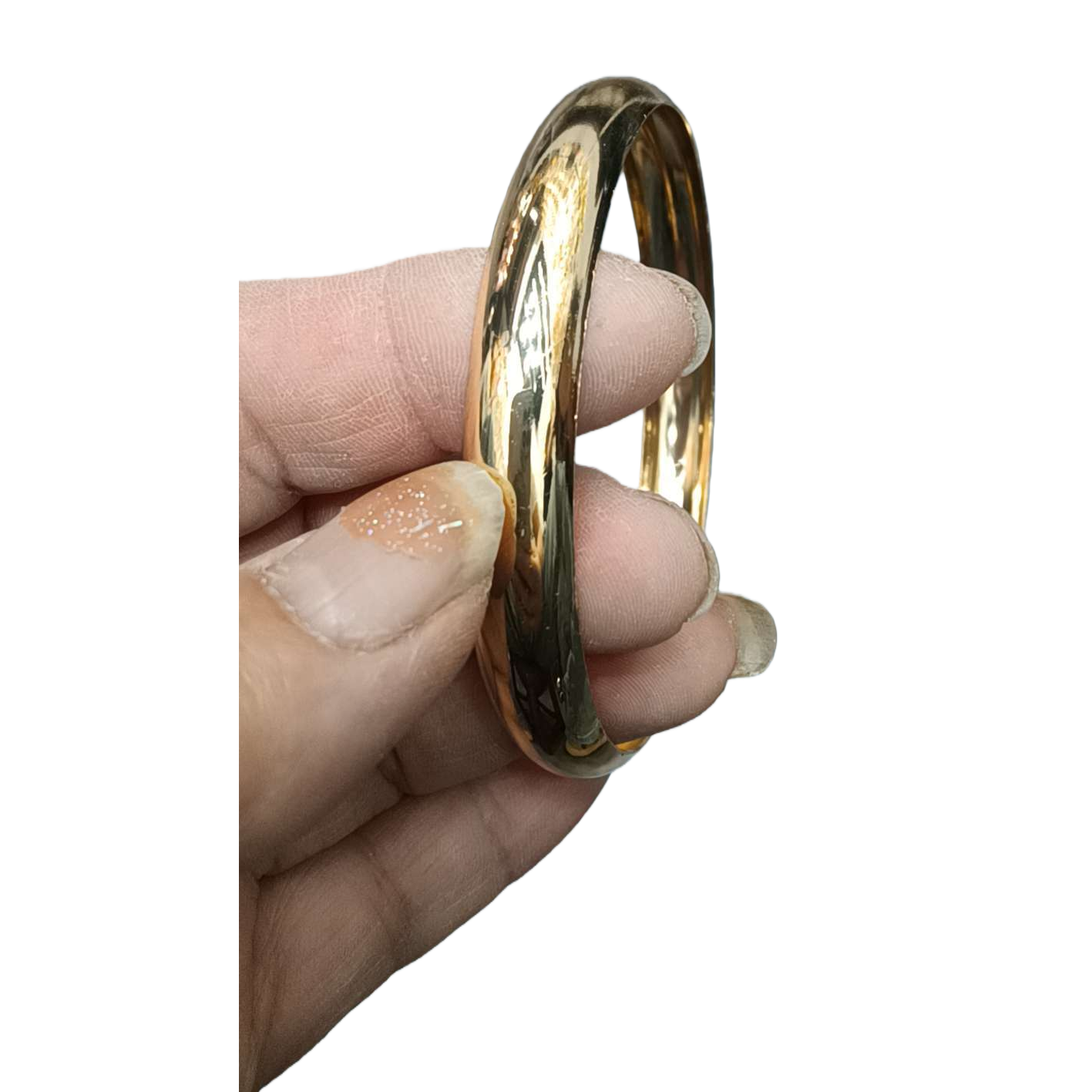 A golden retro-style bracelet is a simple and versatile fashionable accessory for women Item Picture