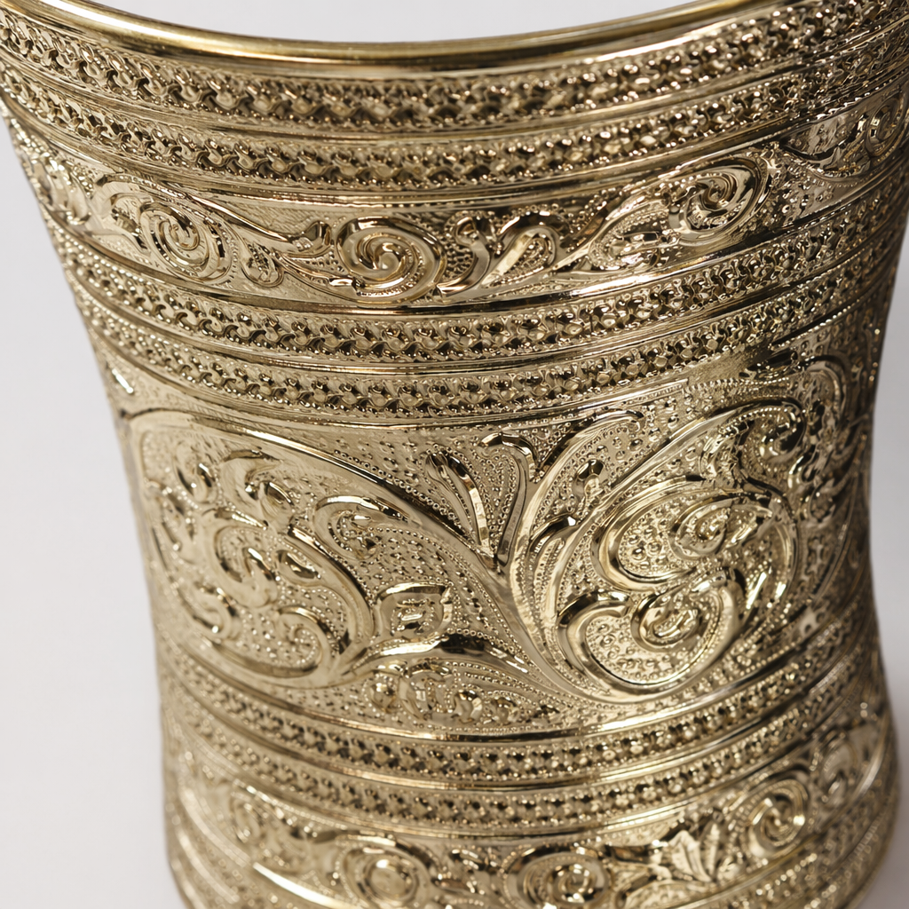 The golden carved bracelet is a versatile accessory for women with a retro and light luxury style Application Scenario