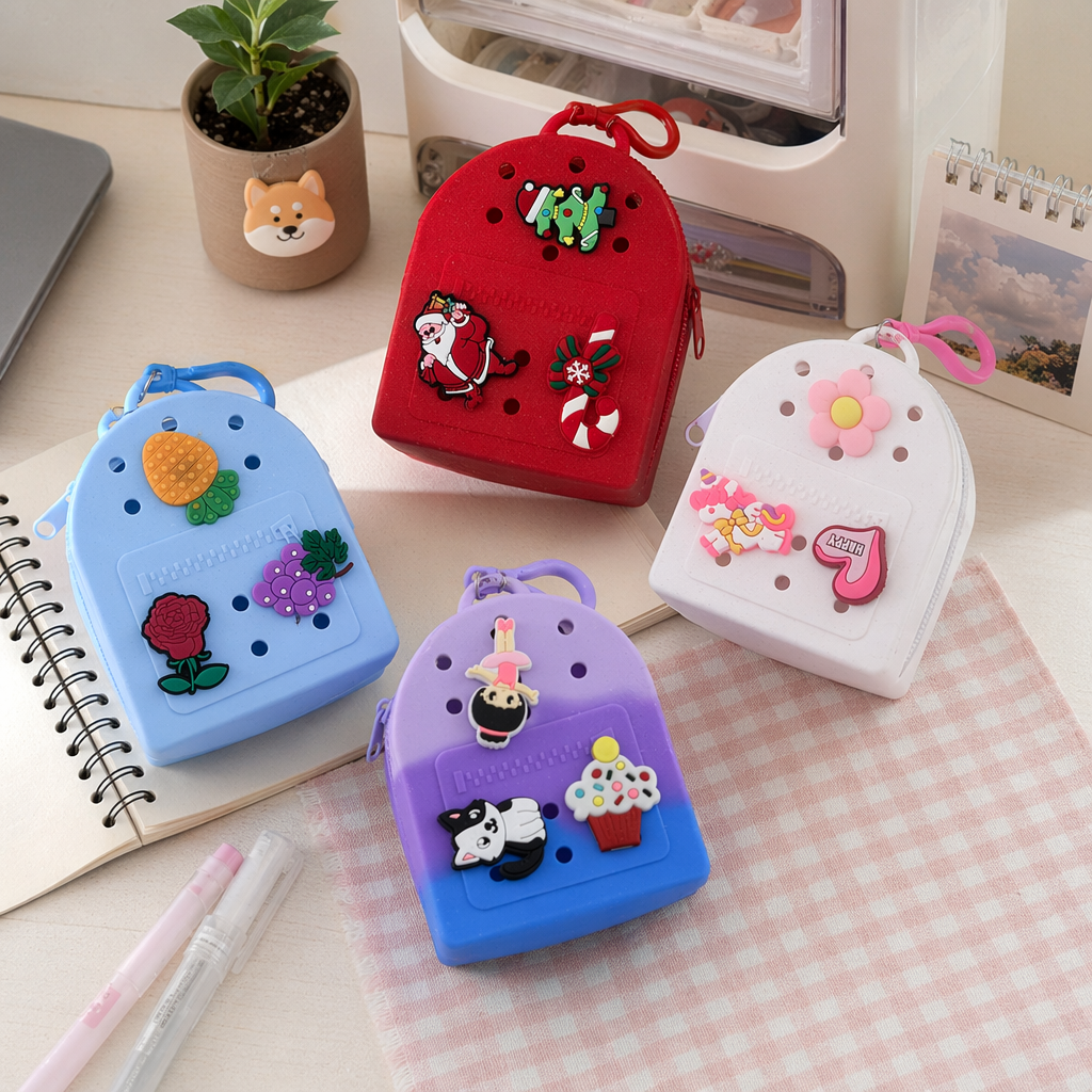 Colorful backpack-shaped keychains, cute cartoon pendants, fashionable and portable small items details Picture