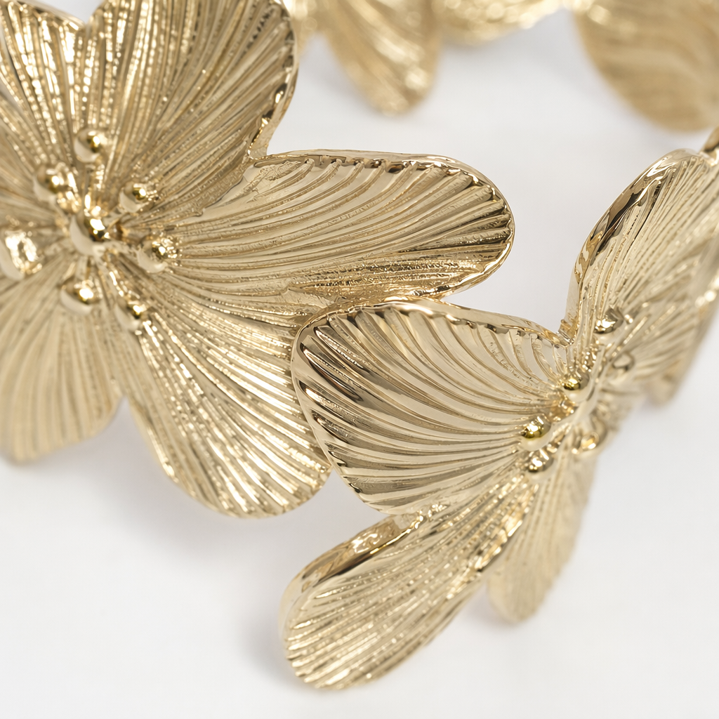 The golden flower-shaped bracelet is a fashionable and light luxury wrist accessory for ladies Application Scenario