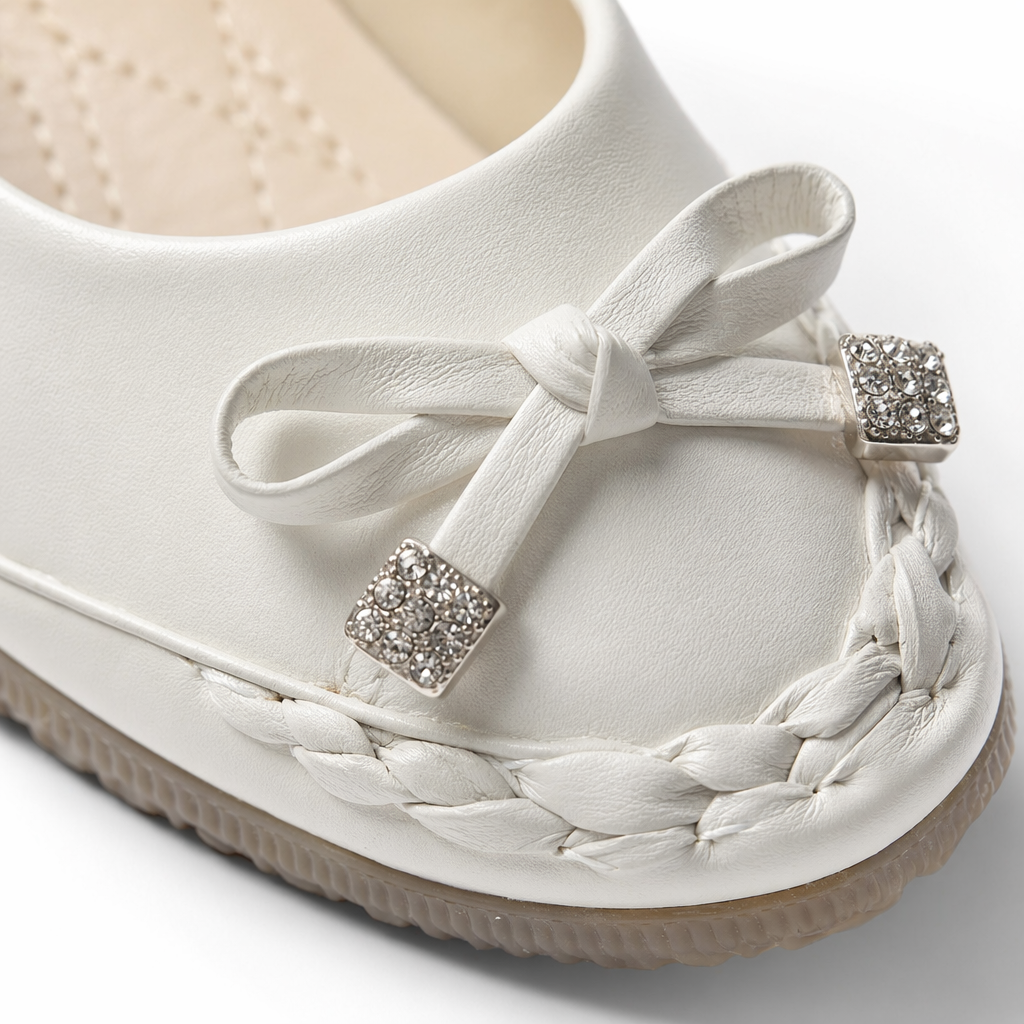 White and black Mary Jane shoes, black thick-soled women's shoes, fashionable and versatile single shoes Application Scenario