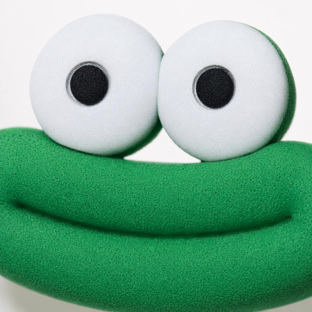 Creative handcrafted green frog-shaped clay figurines for home decoration Application Scenario