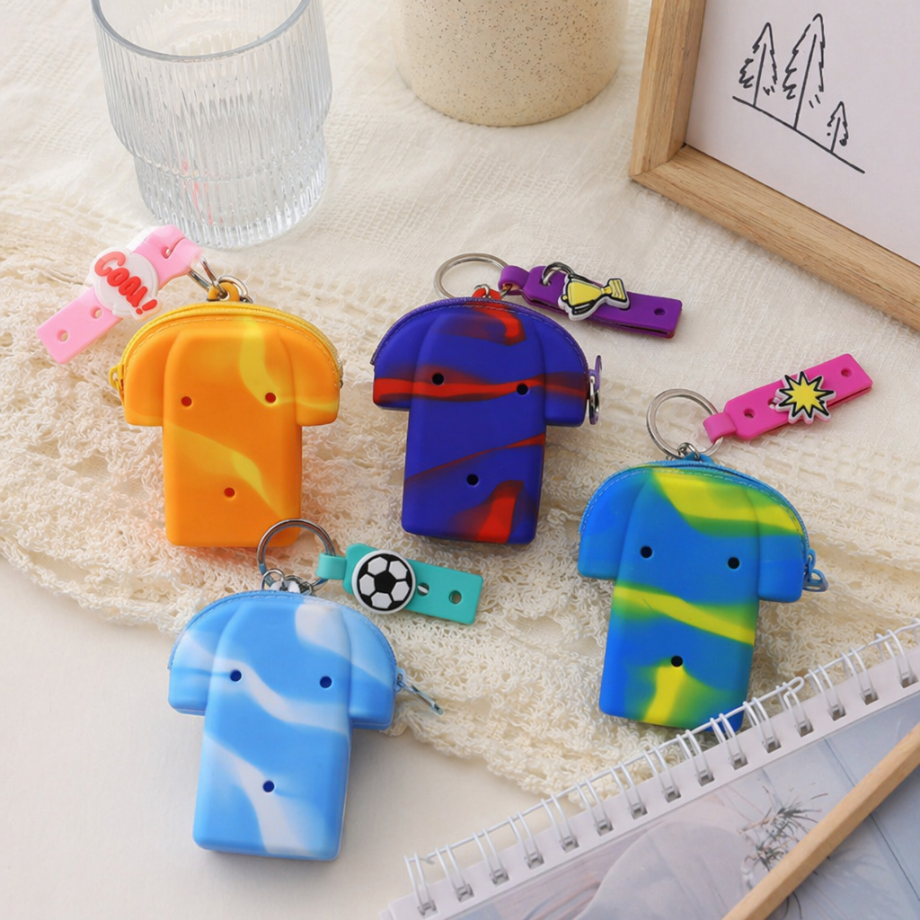 Colorful silicone T-shirt shaped keychain creative pendant, fashionable car bag hanger details Picture