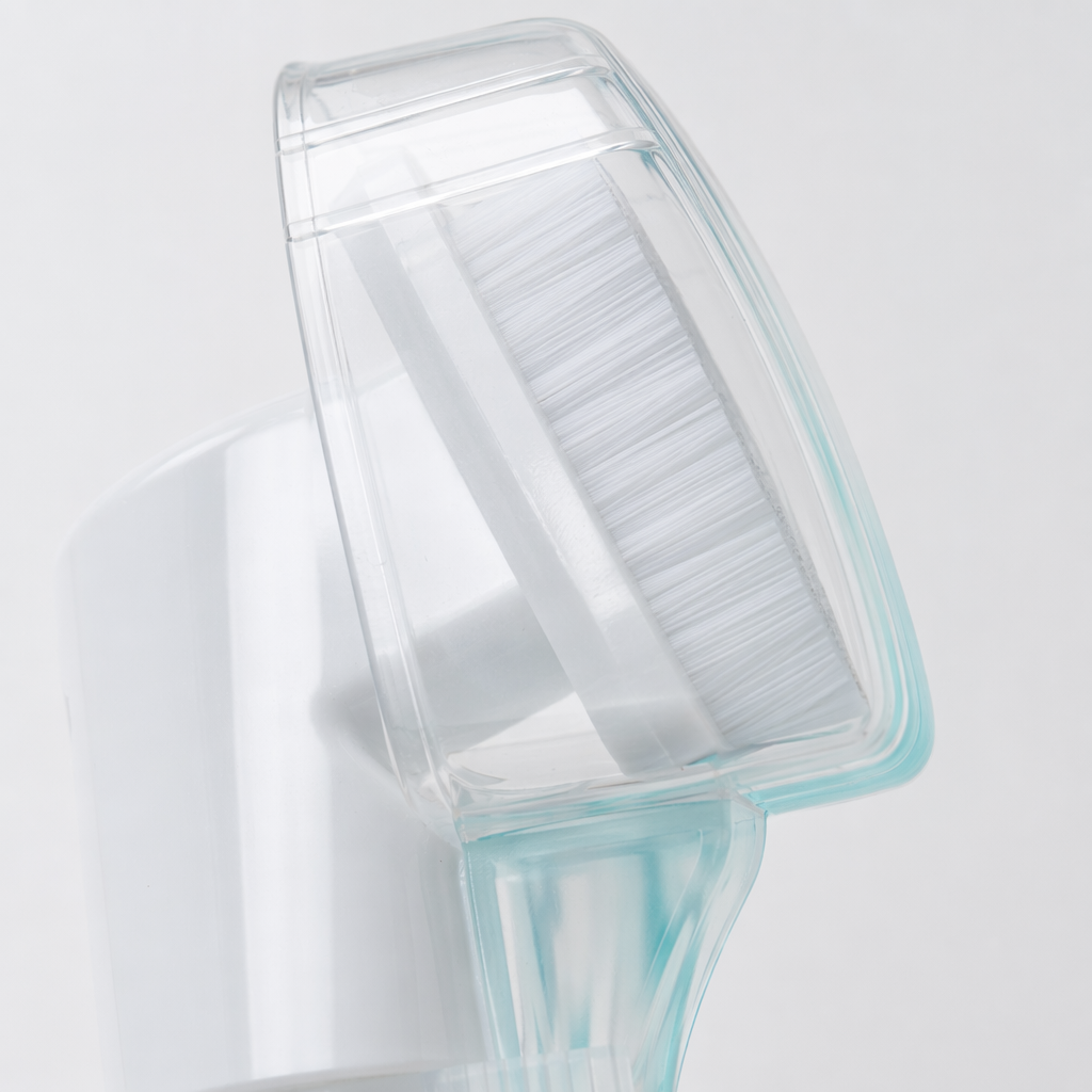 White bottle with blue label pet cleaning mousse, pet-specific deodorizing and sterilizing foam Application Scenario