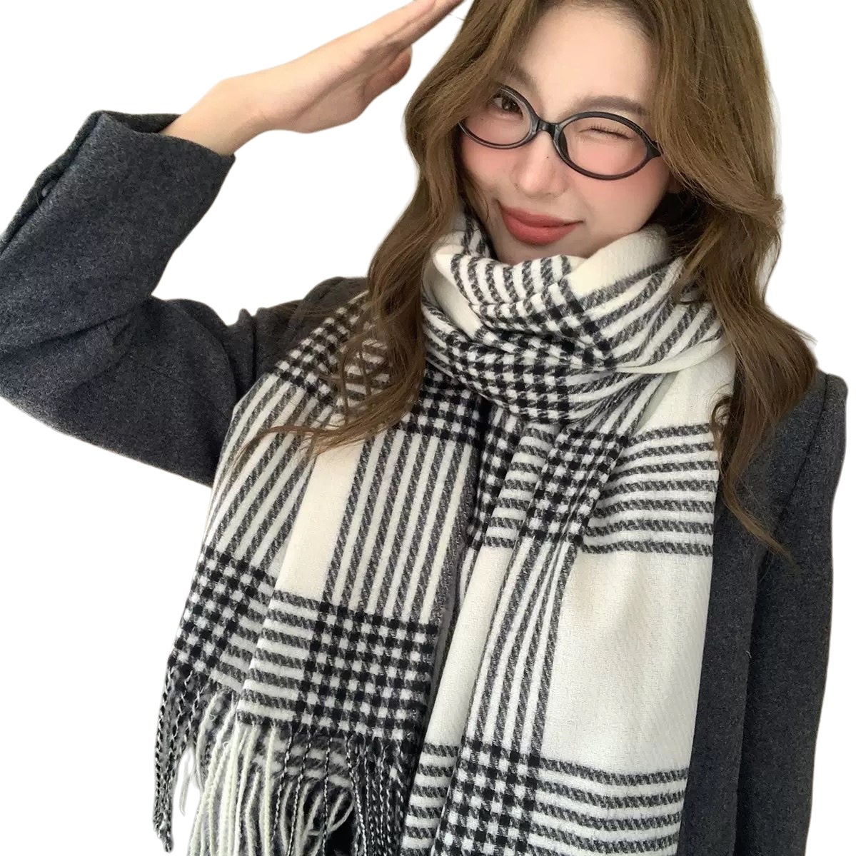 This black and white checkered scarf is made of pure cotton for warmth and is suitable for both men and women in autumn and winter. It is fashionable and versatile Item Picture
