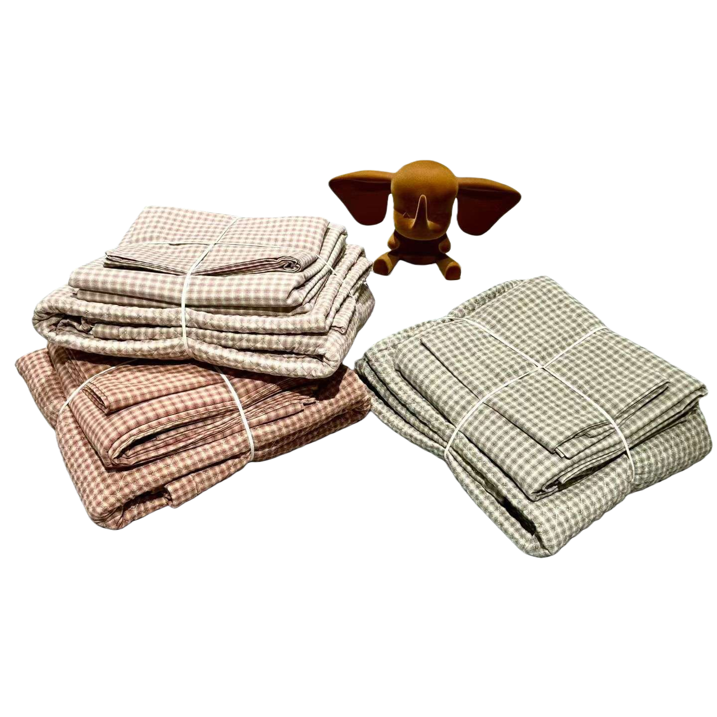 Checkered style pure cotton bedding set, four-piece set, duvet cover, pillowcase and bed sheet Item Picture