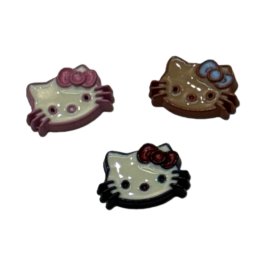 Three colorful cartoon cat head badge metal pins and brooches are cute and adorable accessories Item Picture
