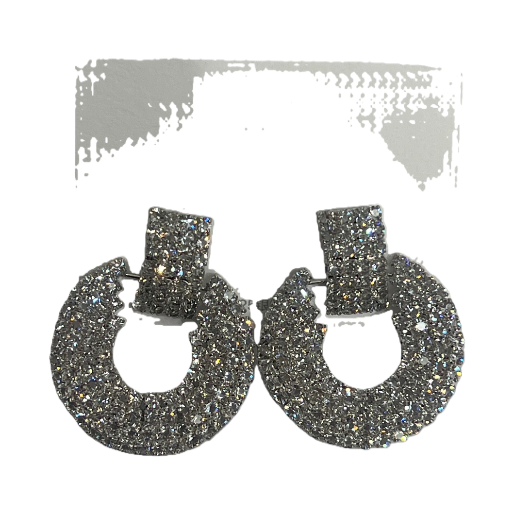 Silver sequined earrings are fashionable, versatile, and exude a light luxury vibe. They are vintage earrings and accessories Item Picture