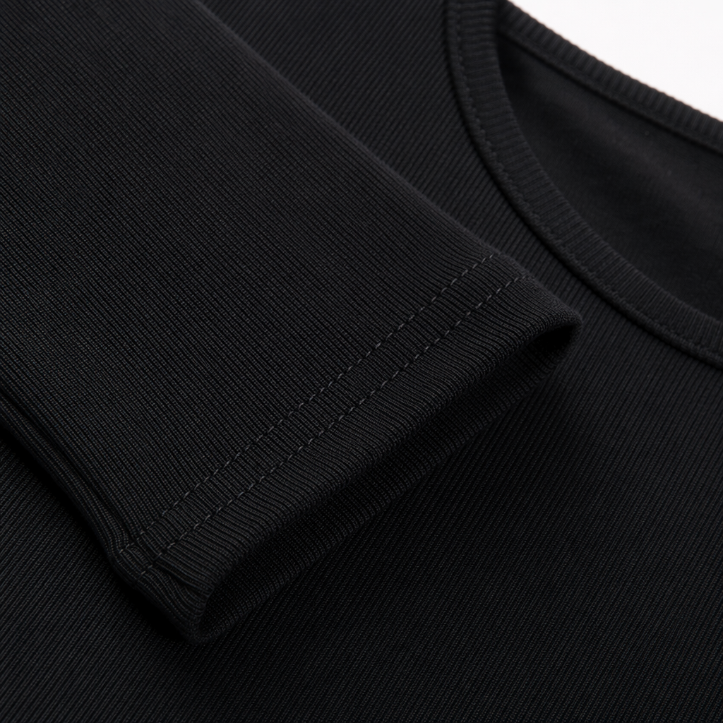 A women's warm suit with a black long-sleeved top and tight pants Application Scenario