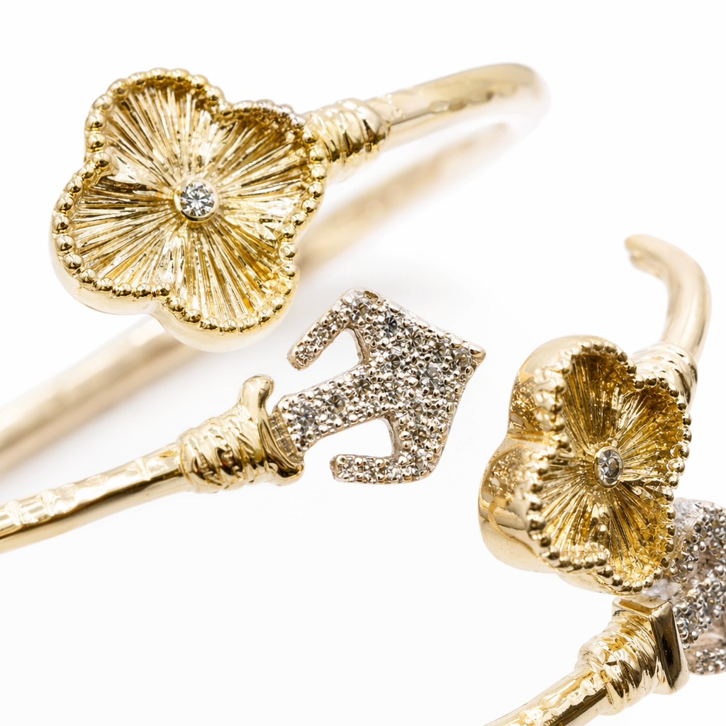 A golden four-leaf clover-decorated bracelet, packaged in a red jewelry box, is a fashionable and light luxury accessory for women Application Scenario