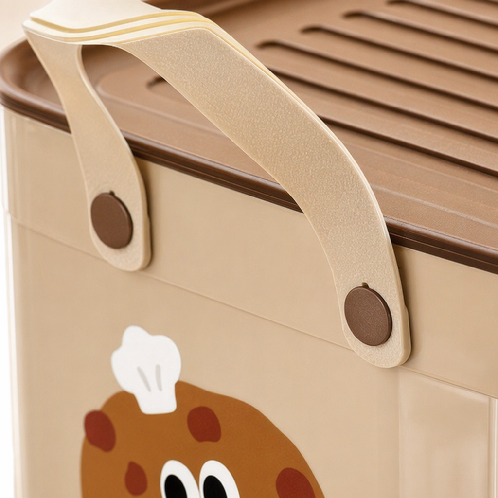 Cream-colored square covered storage box, PP thickened dust-proof desktop, suitable for bedrooms Application Scenario