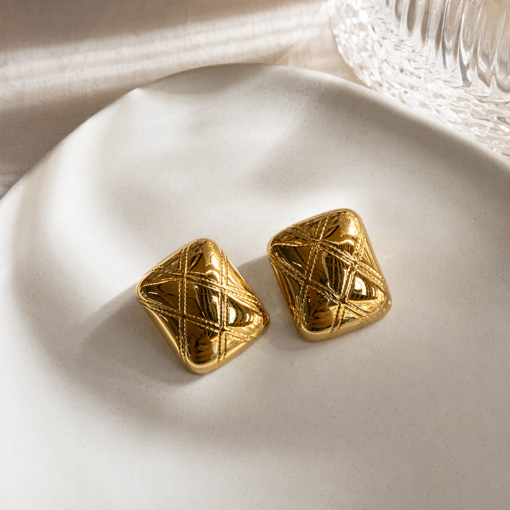 A pair of simple, fashionable and versatile golden stud earrings for women details Picture