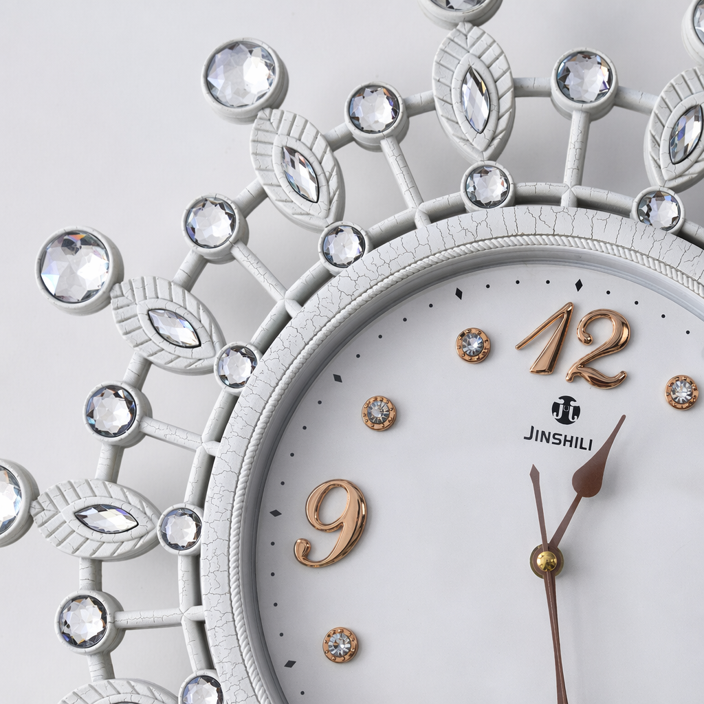 A simple and fashionable wall-mounted clock for the living room and bedroom, decorated with white diamonds Application Scenario