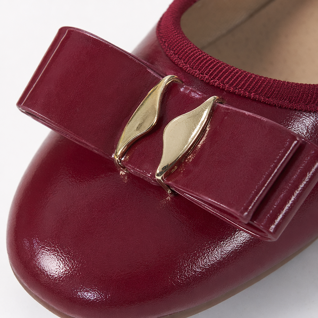 Red patent leather flat shoes for women's casual, versatile, comfortable and anti-slip small leather shoes Application Scenario