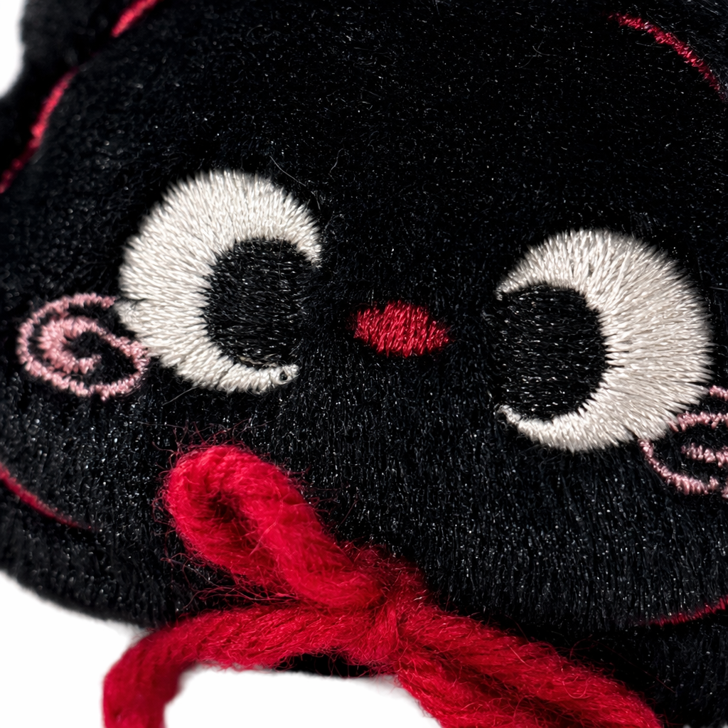 Black cat plush toy, cute throw pillow, fabric home decoration Application Scenario