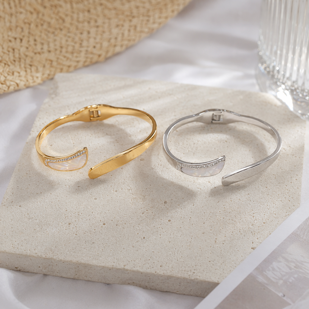 Silver and gold dual-color diamond-encrusted shell pattern bracelet details Picture
